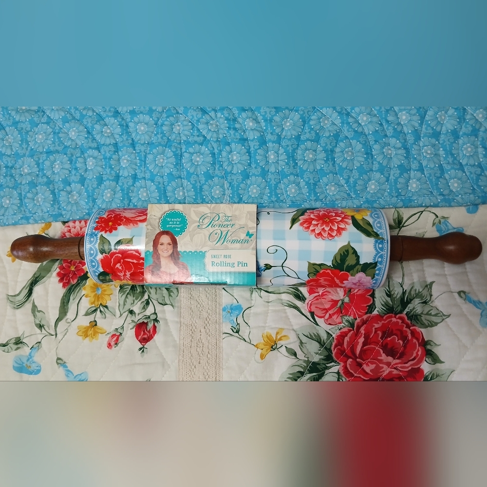 The Pioneer Woman Floral Rolling Pin - Red and Blue
